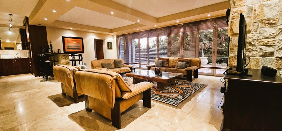 5 Bedroom Property for Sale in Middedorp Western Cape